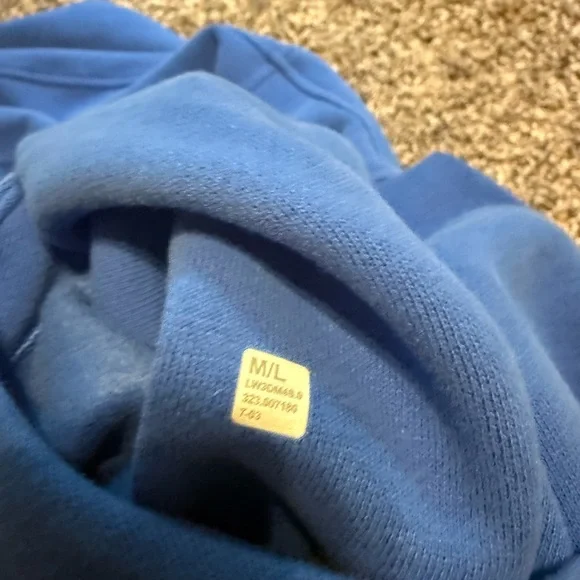 SOLD ON CURTSY - Picture 6 of 6